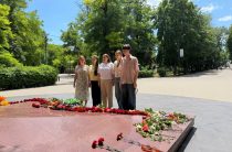 День памяти и скорби | Возложение