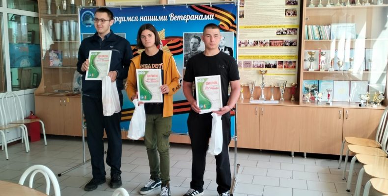 Лучший по профессии — токарь