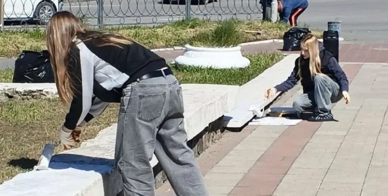 Субботник | Уборка у памятника героя СССР, генерала армии В.Ф. Маргелова