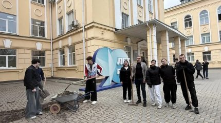 Субботник на территории Политехнического института ДГТУ