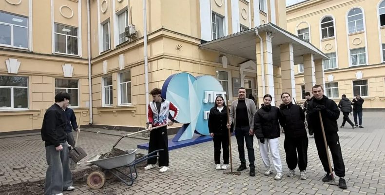 Субботник на территории Политехнического института ДГТУ