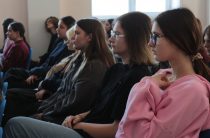 Традиционные дебаты обучающихся: батл юристов и экономистов